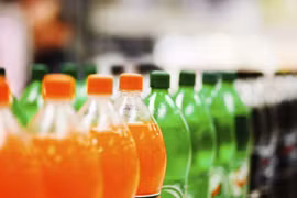 Aplica Malasia nuevo impuesto a las bebidas azucaradas para reducir la obesidad 