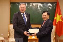 Vietnam aspira a mayores nexos con Eslovenia en comercio e inversión 