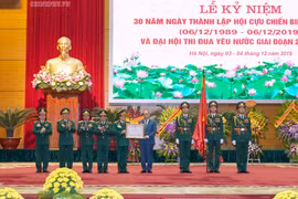 Elogia primer ministro de Vietnam aportes de veteranos de guerra al desarrollo nacional
