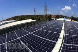 Firman en Vietnam acuerdo sobre crédito francés para proyecto de energía solar