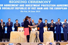 Rubrican Vietnam y UE acuerdos de libre comercio y de protección de inversión