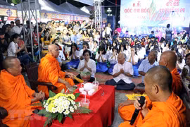 Celebra comunidad de khmeres en Vietnam el Festival tradicional Ok Om Bok 