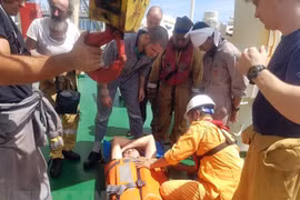 Restacan a ingeniero extranjero enfermo en archipiélago de Hoang Sa de Vietnam 