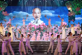 Rinden homenaje en Vietnam al Presidente Ho Chi Minh en el 129 aniversario de su natalicio