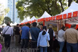 Impresión cultural vietnamita en Feria de Bazar de ASEAN en Argentina