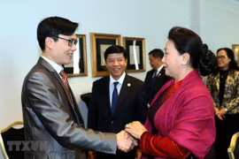 Resalta presidenta del Parlamento de Vietnam papel de Unión de Asociaciones de connacionales en Europa 