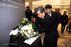 Lloran vietnamitas en Reino Unido a las víctimas de tragedia en Essex
