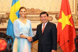 Ciudad Ho Chi Minh llama a empresas suecas a aumentar cooperación en tratamiento de agua