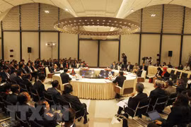 Sesiona reunión de funcionarios del Triángulo del Desarrollo Camboya- Laos- Vietnam 