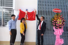 Recibe una escuela vietnamita reconocimiento francés por enseñanza bilingüe 