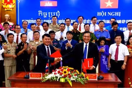 Intensifican provincias fronterizas vietnam y camboyana cooperación para el desarrollo 