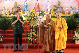 Efectúan en Vietnam réquiem dedicado a mártires de guerra