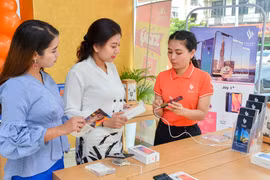 Presentan teléfonos inteligentes vietnamitas Vsmart en Myanmar 