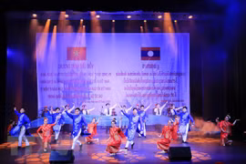 Velada musical en Vientiane resalta lazos especiales Vietnam- Laos