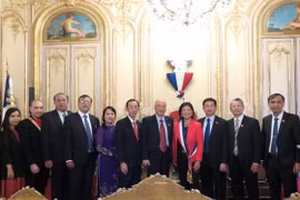 Realiza delegación legislativa de Ciudad Ho Chi Minh una visita de trabajo a Francia