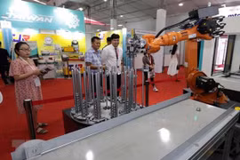 Inauguran en Hanoi exposición sobre industria de ingeniería mecánica 