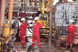 Plataforma PV Drilling V, milagro de la industria petrolera de Vietnam