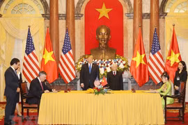Suscriben Vietnam y Estados Unidos contratos y acuerdos de cooperación