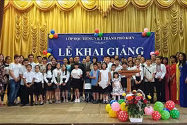 Inauguran curso de idioma vietnamita en Ucrania
