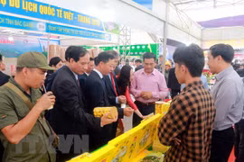  Inauguran Feria Internacional Comercial y Turística Vietnam-China