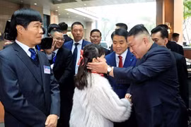 Presidente norcoreano Kim Jong-un arriba a Hanoi 