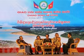 Efectúan intercambio amistoso tropas guardafronteras de Vietnam y Camboya