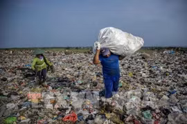 Prohibirá Camboya importación y fabricación de productos plásticos de un solo uso