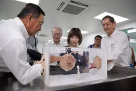Aplica Singapur solución biológica en la lucha contra el dengue