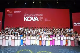 Honra Vietnam a científicos y estudiantes destacados