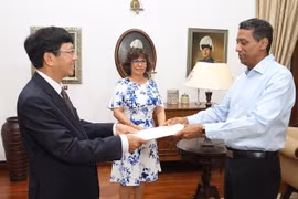 Vietnam y Seychelles agilizan cooperación en sectores potenciales