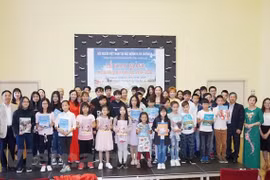 Inauguran curso gratuito de idioma vietnamita en la República Checa