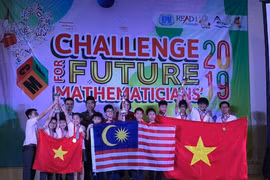 Triunfan alumnos de Vietnam en competición matemática regional