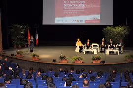 Impulsan cooperación entre localidades vietnamitas y francesas