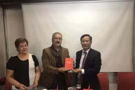 Partidos comunistas de Vietnam y Colombia impulsan cooperación