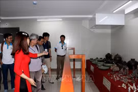 Exponen en Vietnam antigüedades recuperadas de barcos naufragados