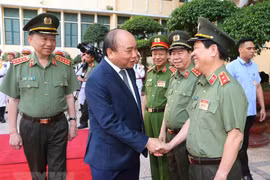 Pide primer ministro de Vietnam a la policía seguir de cerca la situación global