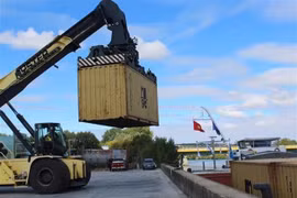 Abren vía marítima entre Francia y Vietnam