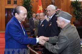 Agradece premier de Vietnam a excombatientes revolucionarios 