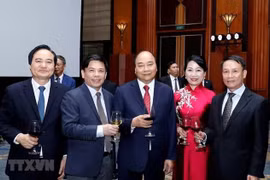Primer ministro de Vietnam preside banquete por el Día Nacional 