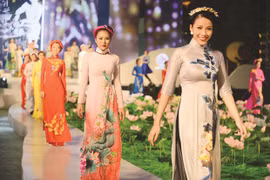 Velada de Ao Dai impresiona al público 