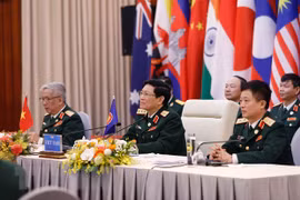 Singapur destaca éxito de Vietnam en organización de reuniones ministeriales de defensa de ASEAN