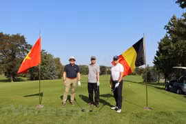 Efectúan en Bélgica torneo de golf para apoyar a víctimas vietnamitas del agente naranja