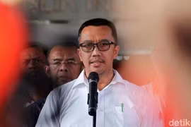 Acusado exministro de Juventud y Deportes de Indonesia de recibir soborno