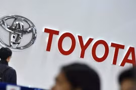 Recibe Toyota permiso para fabricar vehículos electrónicos en Tailandia 