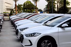 Regula Vietnam subasta de cupos de importación de autos usados