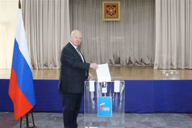 Rusos residentes en Vietnam votan reforma constitucional de Rusia