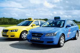 Singapur: Instalan protector plástico en taxis a evitar contagio de COVID -19 