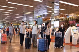 Singapur aplica nuevas mediads para frenar la propagación de COVID-19