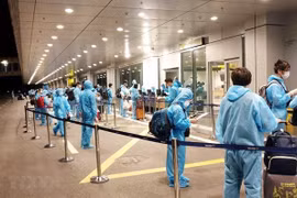 Regresan al país ciudadanos vietnamitas desde Uzbekistán