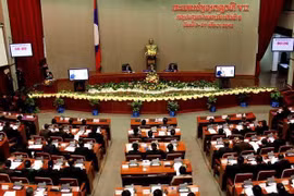 Asamblea Nacional de Laos discute medidas de recuperación económica tras COVID-19